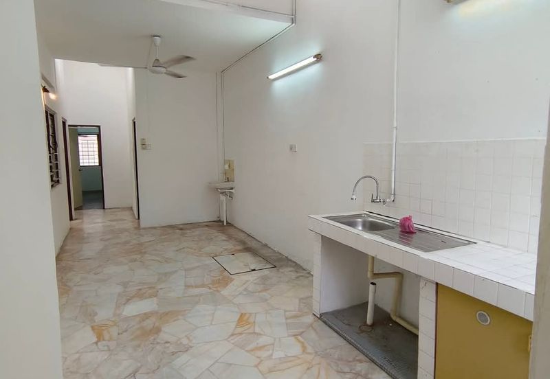 Taman Pertama Single Storey Terraced House For Rent First Garden Ipoh Perak 