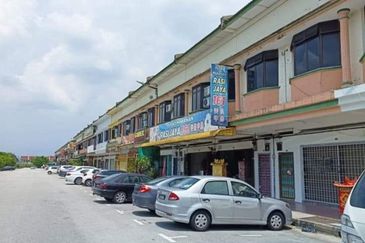 Menglembu Rasi Jaya Ground Floor Shop lot For Rent Ipoh Perak 
