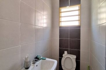 Gunung Rapat Wira Jaya Ground Floor Shop Lot For Rent Ipoh Perak 