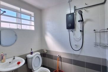 DESA LAHAT SRI -WANG