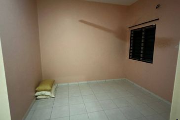 TAMAN PENGKALAN PERTAMA