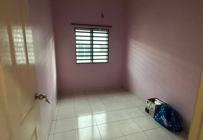 TAMAN PENGKALAN PERTAMA