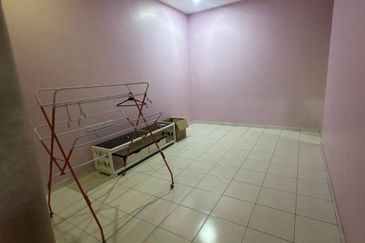 TAMAN PENGKALAN PERTAMA