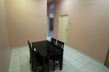 TAMAN PENGKALAN PERTAMA