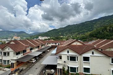 3.5 STOREY VILLA SERI BENDERA FOR SALE