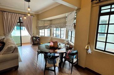 3.5 STOREY VILLA SERI BENDERA FOR SALE