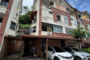 3.5 STOREY VILLA SERI BENDERA FOR SALE