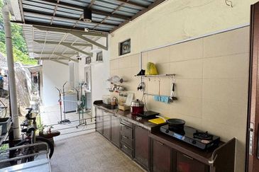 3.5 STOREY VILLA SERI BENDERA FOR SALE