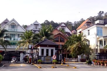 Banglo 3 ¼ Tingkat Feringghi Villa For Sale View Pantai Hot Area 🔥