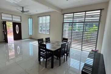 TAMAN SAUJANA SEMELING