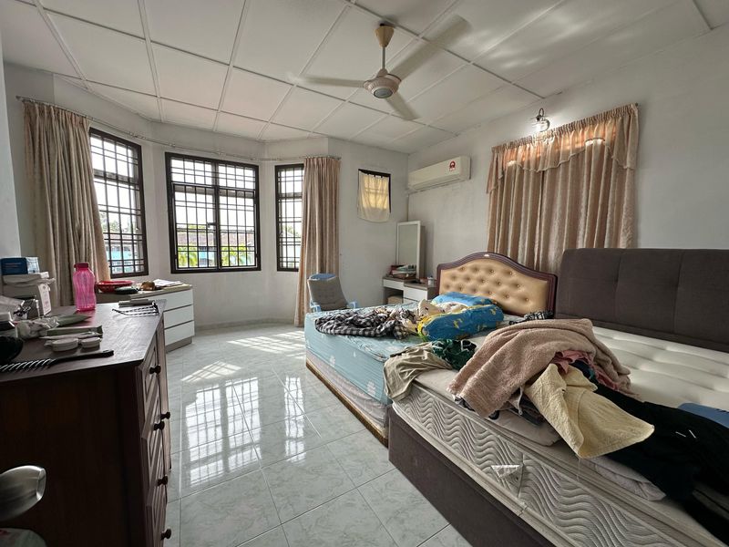 🅰️🅰️🅰️Bukit Indah双层排楼旁边有14尺地的End Lot单位 34’x70’ sqft, Johor, Johor Bahru