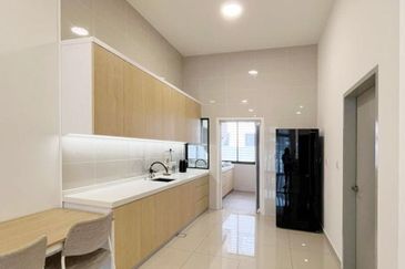 Double Storey Terrace House for Sale @Jalan Rimba 2/x, Horizon Hills, 79100 Iskandar. Size: 20 x 70 sqft