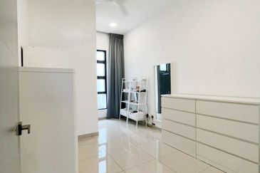 Double Storey Terrace House for Sale @Jalan Rimba 2/x, Horizon Hills, 79100 Iskandar. Size: 20 x 70 sqft