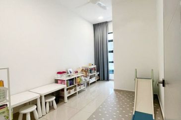 Double Storey Terrace House for Sale @Jalan Rimba 2/x, Horizon Hills, 79100 Iskandar. Size: 20 x 70 sqft