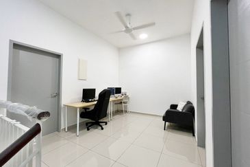 Double Storey Terrace House for Sale @Jalan Rimba 2/x, Horizon Hills, 79100 Iskandar. Size: 20 x 70 sqft