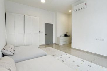 Double Storey Terrace House for Sale @Jalan Rimba 2/x, Horizon Hills, 79100 Iskandar. Size: 20 x 70 sqft