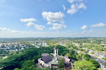 Ujana Executive Apartment