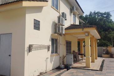 TAMAN PUNCAK JELAPANG MAJU