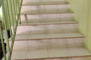 TAMAN PUNCAK JELAPANG MAJU