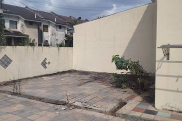 TAMAN PUNCAK JELAPANG MAJU