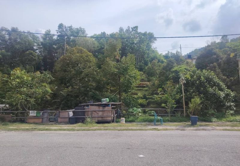 TAMAN PUNCAK JELAPANG MAJU