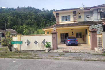 TAMAN PUNCAK JELAPANG MAJU