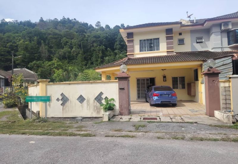 TAMAN PUNCAK JELAPANG MAJU