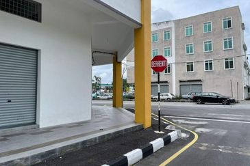 Jalan Pasir Puteh, Station 18