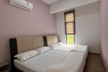 THE COVE HILLSIDE RESIDENCE