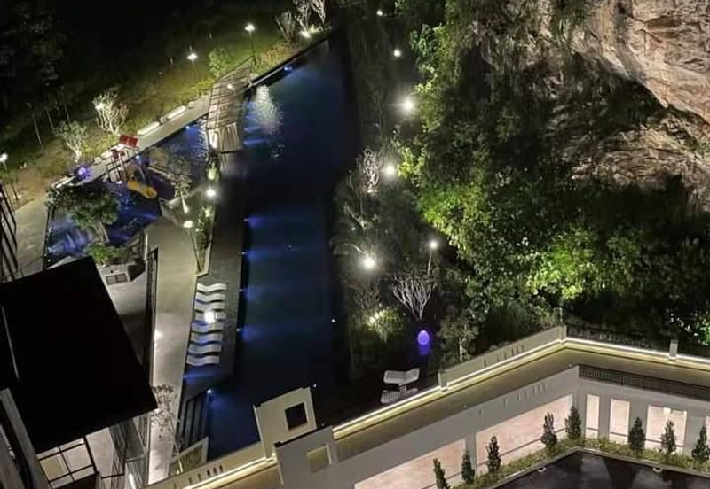 THE COVE HILLSIDE RESIDENCE