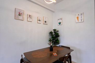 THE COVE HILLSIDE RESIDENCE