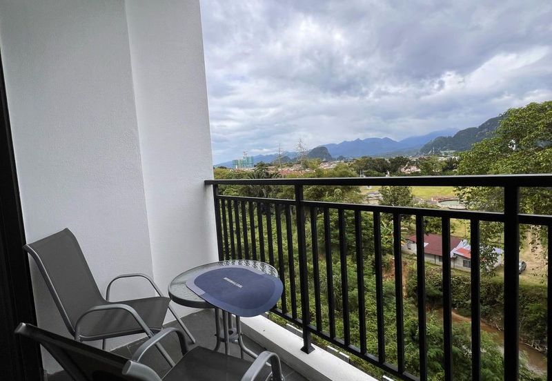 THE COVE HILLSIDE RESIDENCE