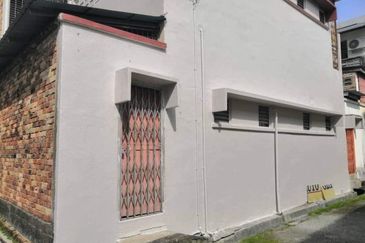 Jalan Pasir Puteh, Station 18