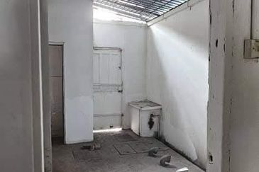 Jalan Pasir Puteh, Station 18