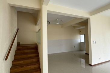 JALAN TAMBUN (JALAN RAJA DIHILIR)