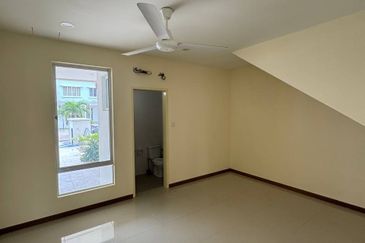 JALAN TAMBUN (JALAN RAJA DIHILIR)