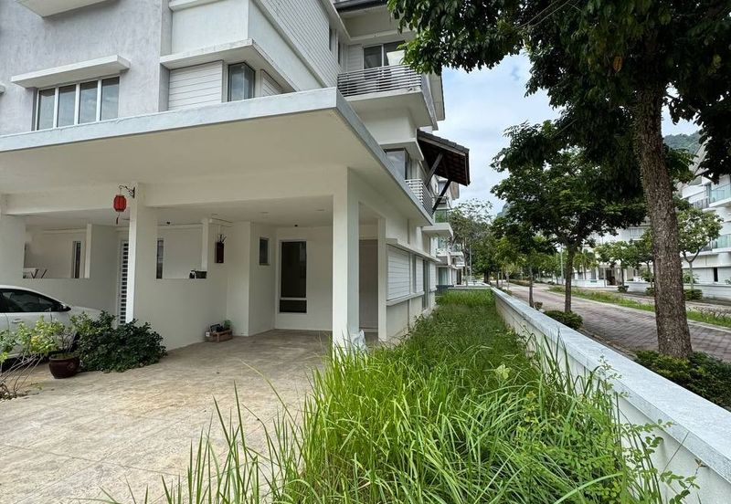 JALAN TAMBUN (JALAN RAJA DIHILIR)