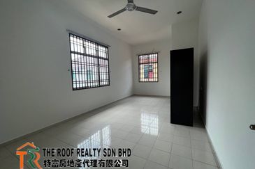 Jalan Kampung Tengah Double Storey Semi D House For Sale In Muar