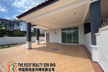 Jalan Kampung Tengah Double Storey Semi D House For Sale In Muar