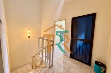 Jalan Junid Double Storey Terrace House For Sale in Muar，Freehold，5 Bedrooms & 3 Bathrooms