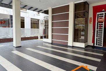 Jalan Junid Double Storey Semi D House For Sale In Muar