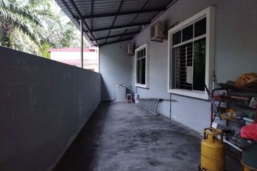 Bukit Pasir Single Storey Terrace House For Sale In Muar