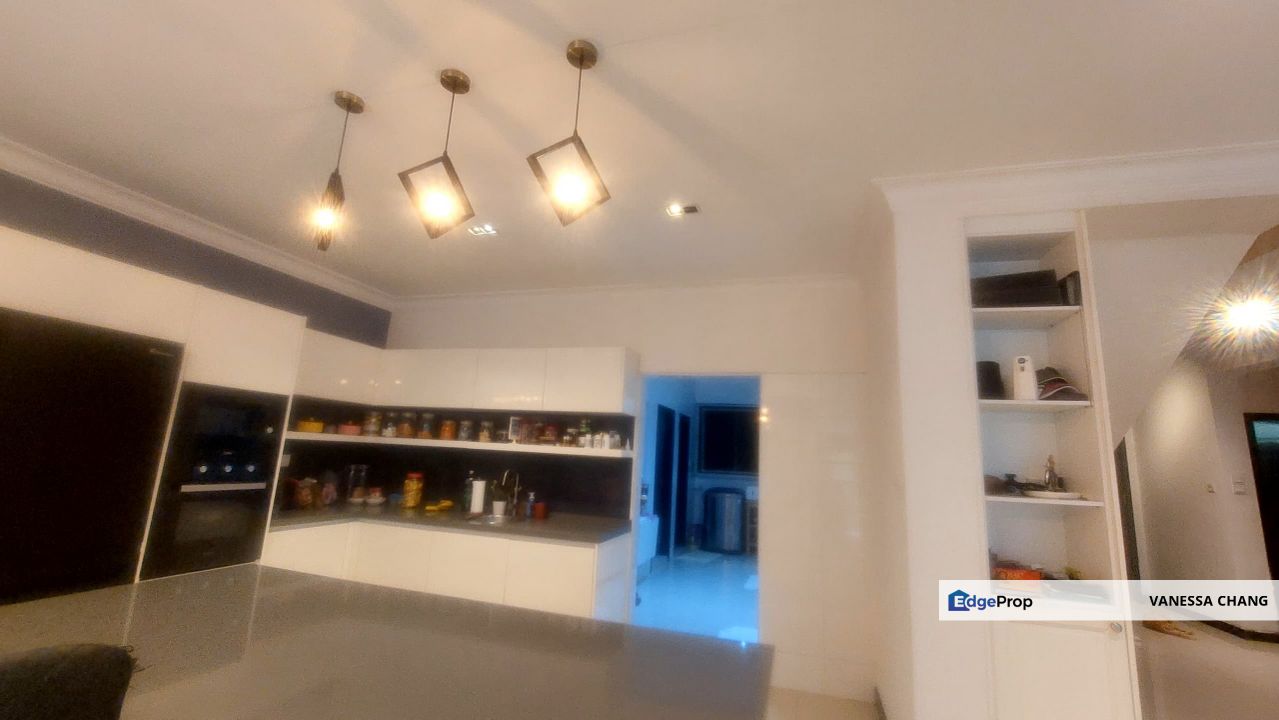 TROPICAL RESORT EXQUISITE GARDENS AND CLUBHOUSE FACILITIES , Selangor, Damansara Perdana