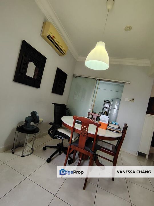 Spacious 3 Bedroom Pool View for Sale in Perdana View Condo, Selangor, Damansara Perdana
