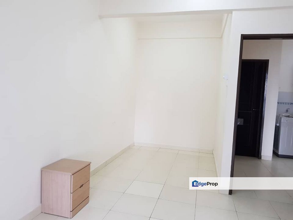 3 bedroom apartment with balcony, Johor, Skudai