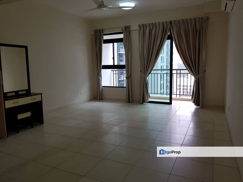 3 bedroom apartment with balcony, Johor, Skudai
