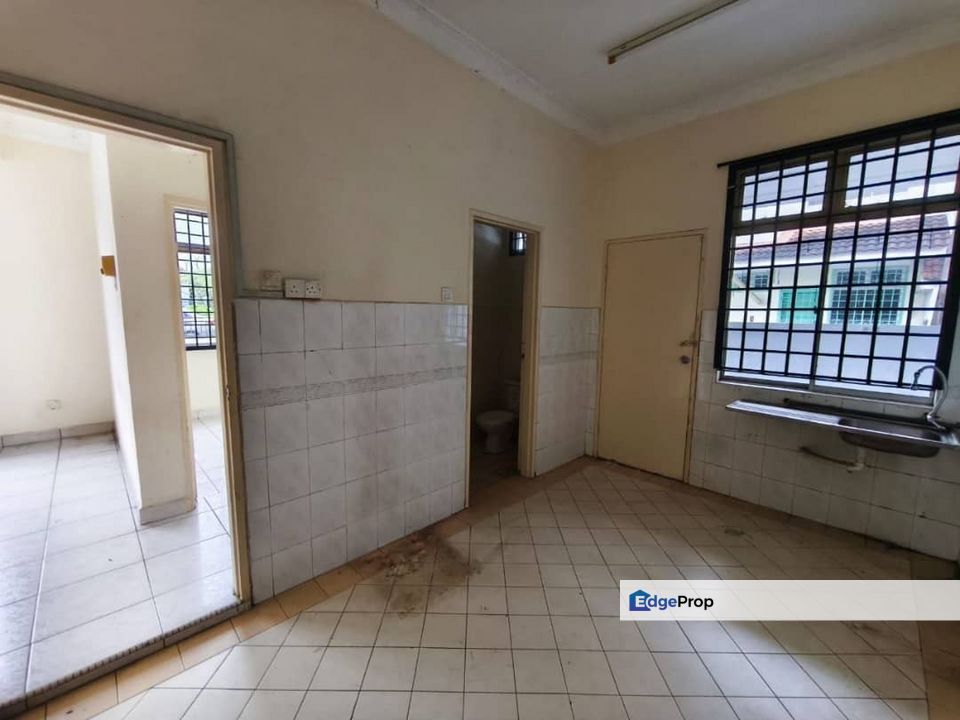 Double storey house for rent, Johor, Skudai