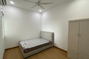 Dedaun Hijau (Greenfield Regency)