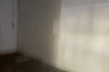 Double storey shop lot ( ground floor ) for rent@taman sentosa