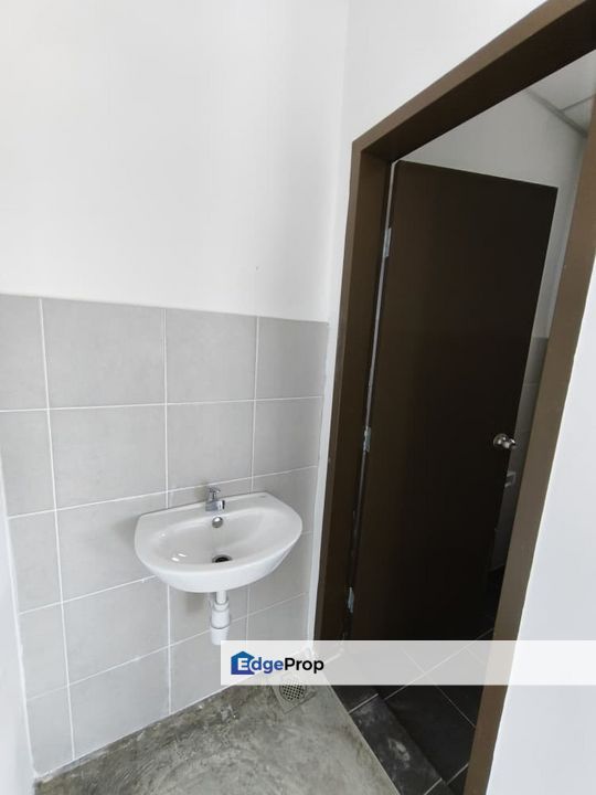 1.5 Storey terrace factory for rent, Johor, Kulai